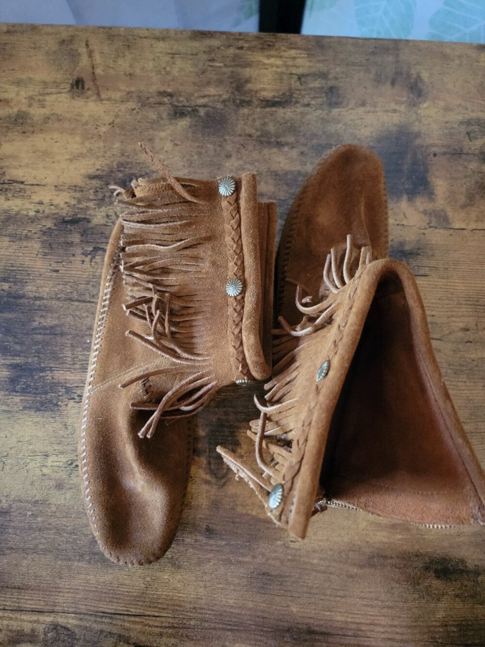 Minnetonka Women's High Top Back Zip Boot in Brown